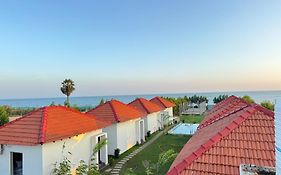 Road House Resort